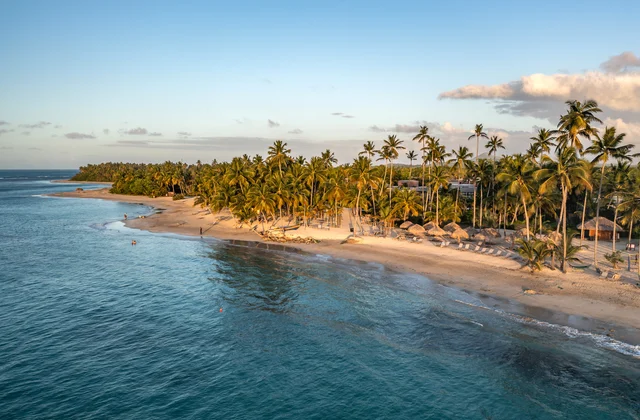 Praia e coqueiros do Club Med Michès Playa Esmeralda